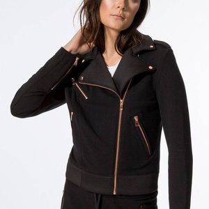 RUN:WAY Cynthia Jacket from Carbon38